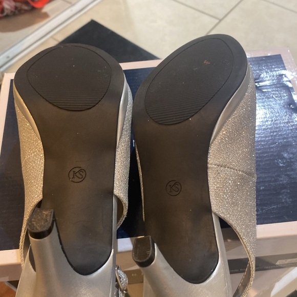 Karen Scott size 9.5 Heels 3.5 inches New With Tags - Picture 6 of 10